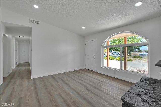 20916 Thunderbird, Apple Valley, CA 92307
