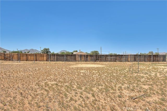20916 Thunderbird, Apple Valley, CA 92307