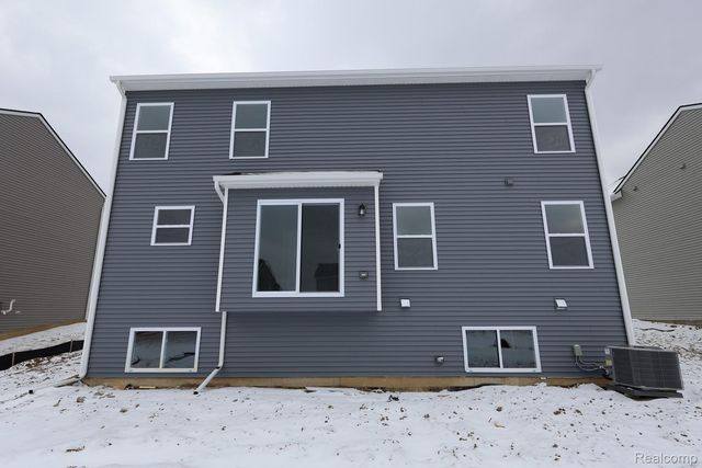 653 Swift Creek Drive, Chelsea, MI 48118