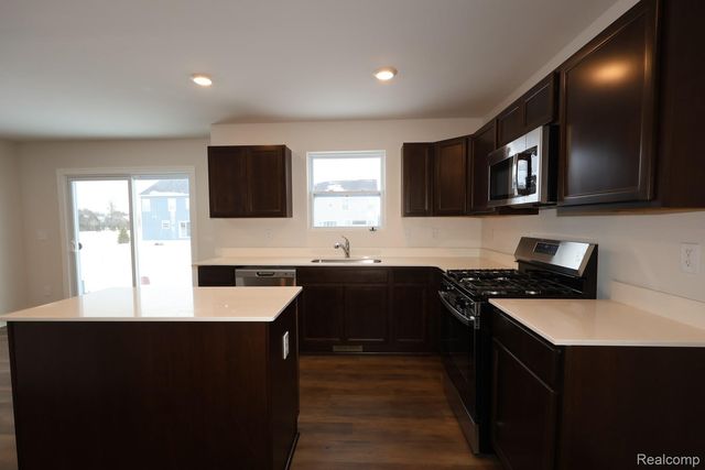 653 Swift Creek Drive, Chelsea, MI 48118