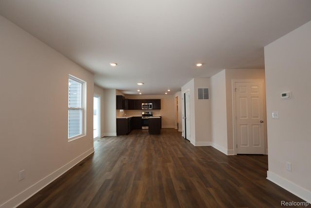 653 Swift Creek Drive, Chelsea, MI 48118