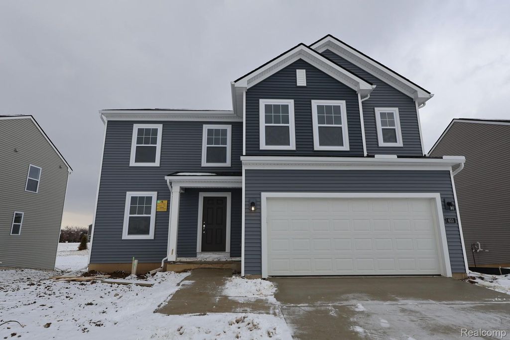 653 Swift Creek Drive, Chelsea, MI 48118