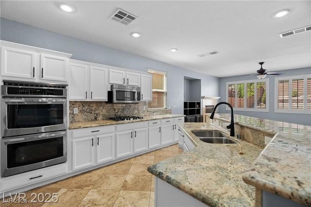 10281 Wolves Den Lane, Las Vegas, NV 89178