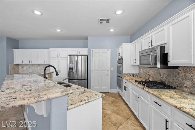 10281 Wolves Den Lane, Las Vegas, NV 89178