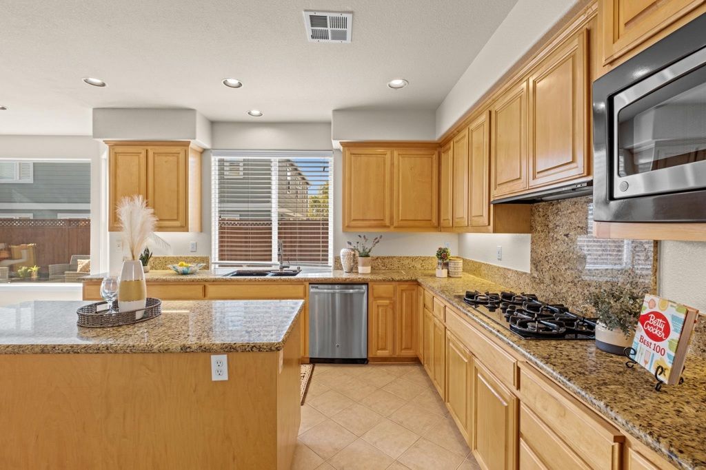 Image 19 of property listing at 4730 Westwood Ct, Dublin, CA 94568