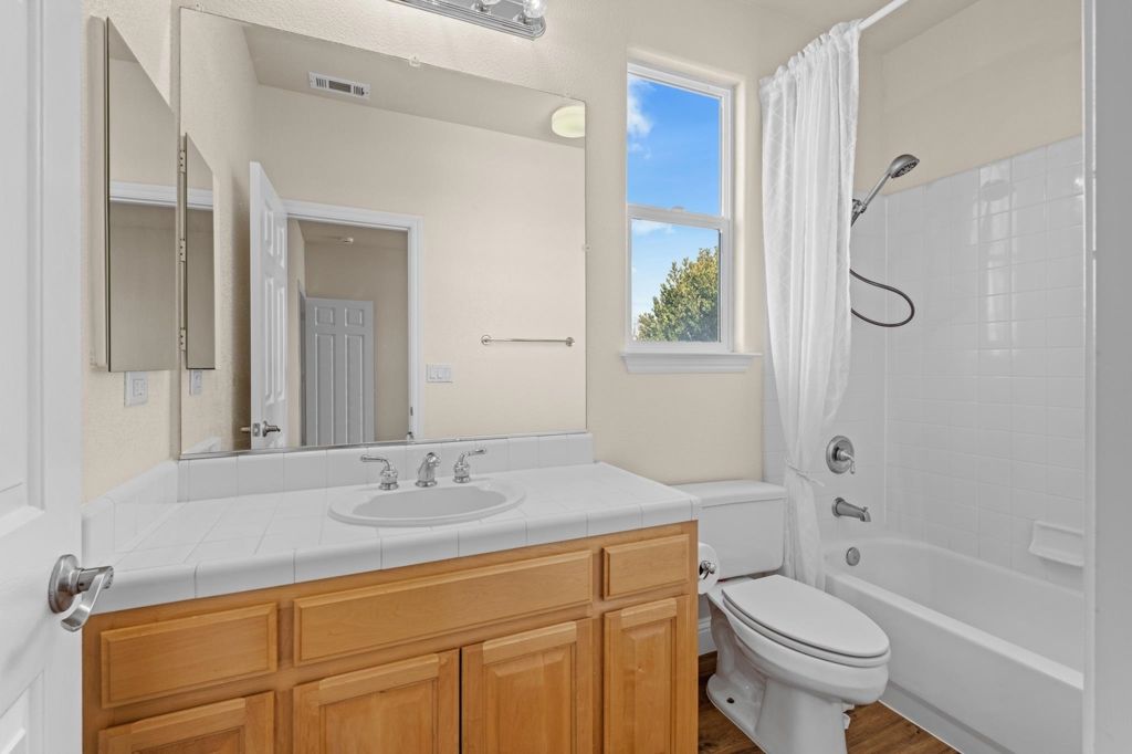 Image 49 of property listing at 4730 Westwood Ct, Dublin, CA 94568