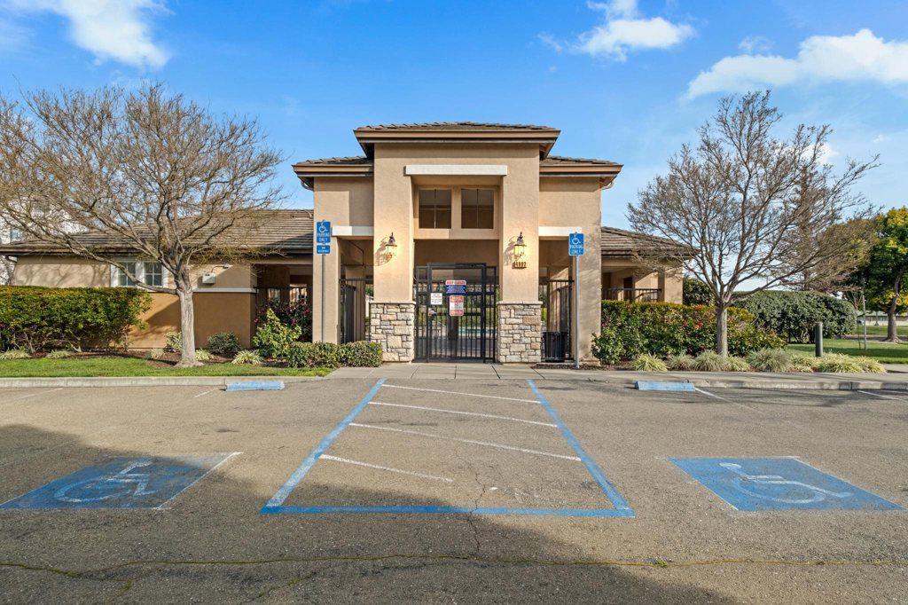 Image 57 of property listing at 4730 Westwood Ct, Dublin, CA 94568