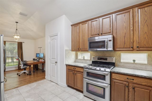 4109 Aqueduct Drive, Denton, TX 76210