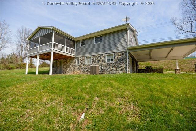 8917 Coal River Road, St Albans, WV 25177