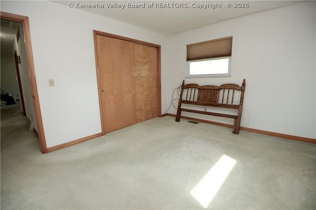 8917 Coal River Road, St Albans, WV 25177