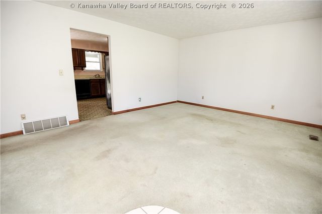 8917 Coal River Road, St Albans, WV 25177