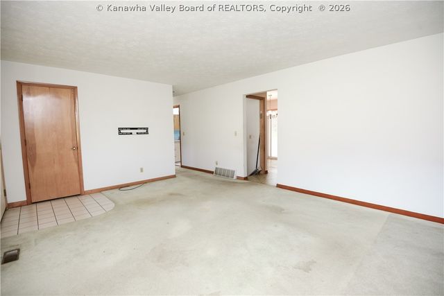 8917 Coal River Road, St Albans, WV 25177