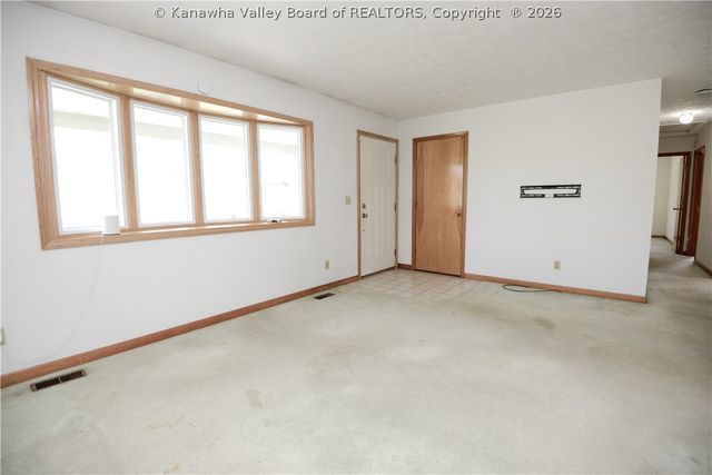 8917 Coal River Road, St Albans, WV 25177