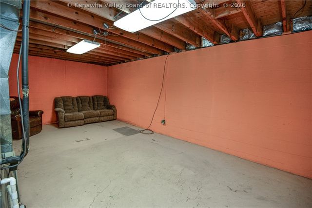 8917 Coal River Road, St Albans, WV 25177