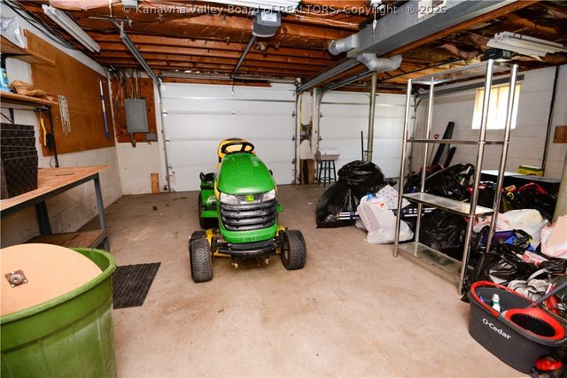 8917 Coal River Road, St Albans, WV 25177