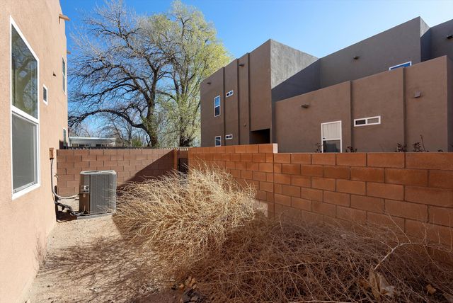 311 SAN CLEMENTE Avenue NW, Albuquerque, NM 87107