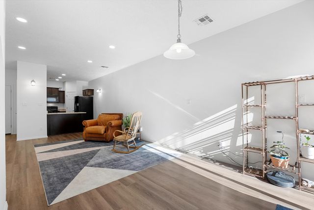 311 SAN CLEMENTE Avenue NW, Albuquerque, NM 87107