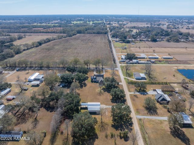 1110 Mardi Gras Road, Carencro, LA 70520