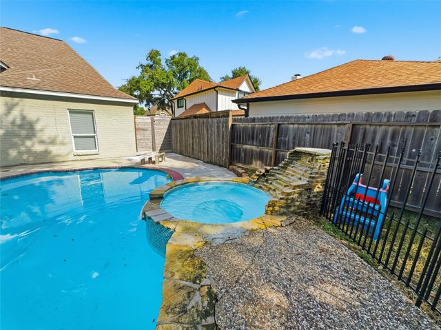 11507 Del Monte Drive, Houston, TX 77077