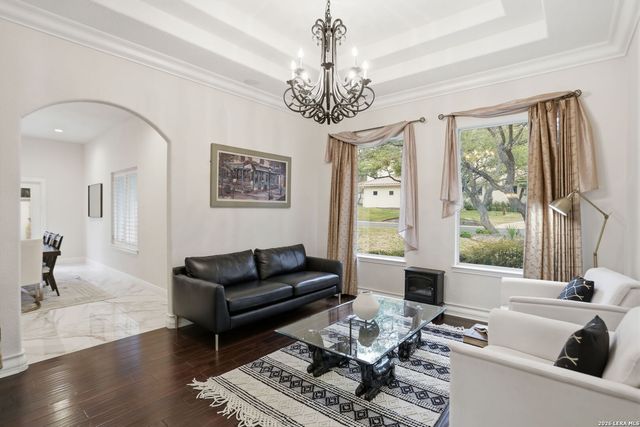 1 Belcourt Pl, San Antonio, TX 78257