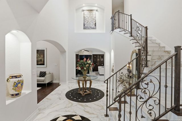 1 Belcourt Pl, San Antonio, TX 78257