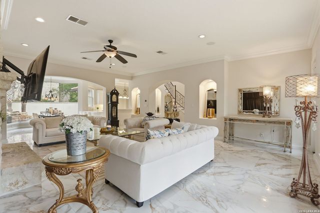 1 Belcourt Pl, San Antonio, TX 78257