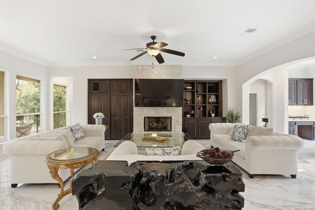 1 Belcourt Pl, San Antonio, TX 78257