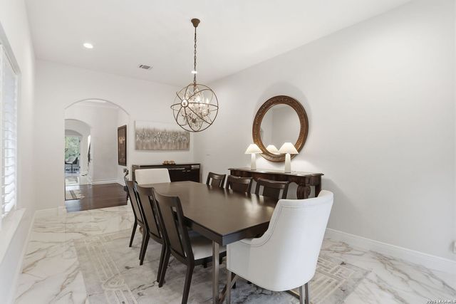 1 Belcourt Pl, San Antonio, TX 78257