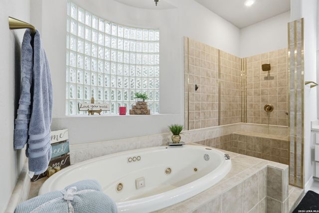 1 Belcourt Pl, San Antonio, TX 78257