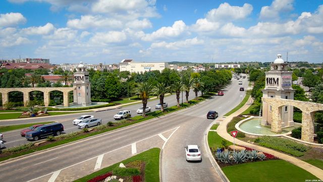 1 Belcourt Pl, San Antonio, TX 78257