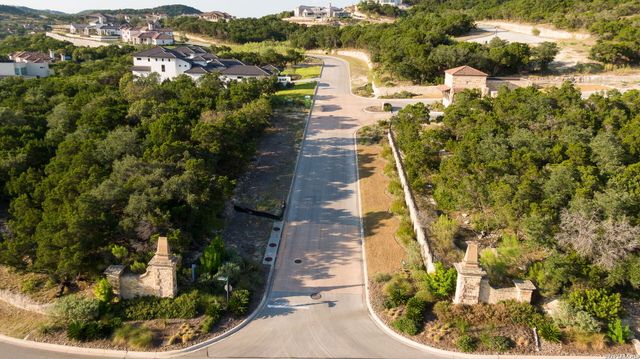 1 Belcourt Pl, San Antonio, TX 78257