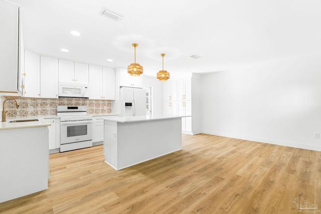 6215 Keating Rd, Pensacola, FL 32504