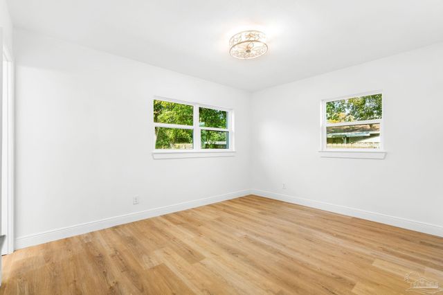 6215 Keating Rd, Pensacola, FL 32504