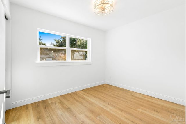 6215 Keating Rd, Pensacola, FL 32504