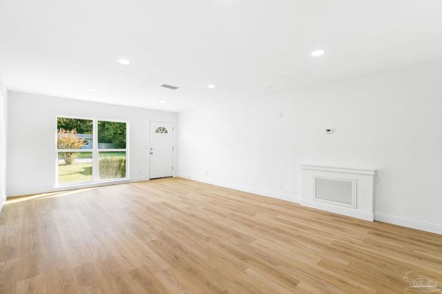 6215 Keating Rd, Pensacola, FL 32504