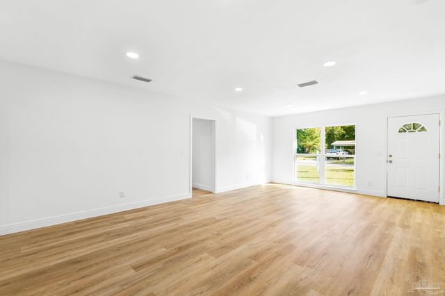 6215 Keating Rd, Pensacola, FL 32504