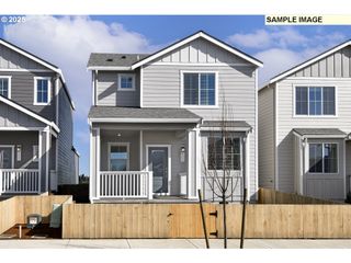 1205 PARKSIDE Ave, Woodburn, OR 97071