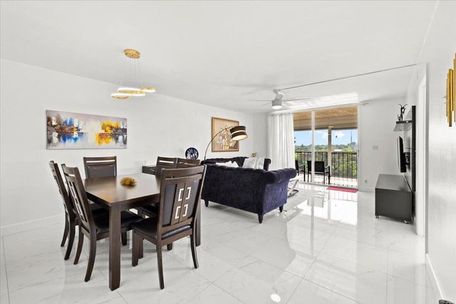 4550 NW 18th Avenue 406, Deerfield Beach, FL 33064