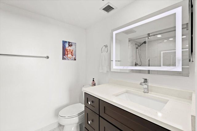 4550 NW 18th Avenue 406, Deerfield Beach, FL 33064