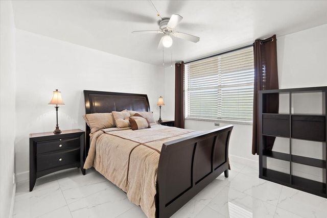 4550 NW 18th Avenue 406, Deerfield Beach, FL 33064