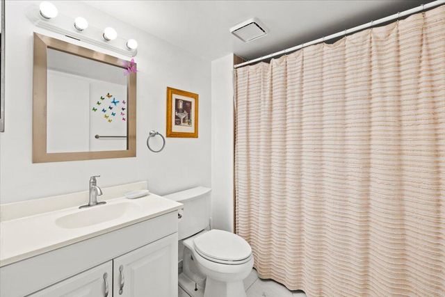 4550 NW 18th Avenue 406, Deerfield Beach, FL 33064