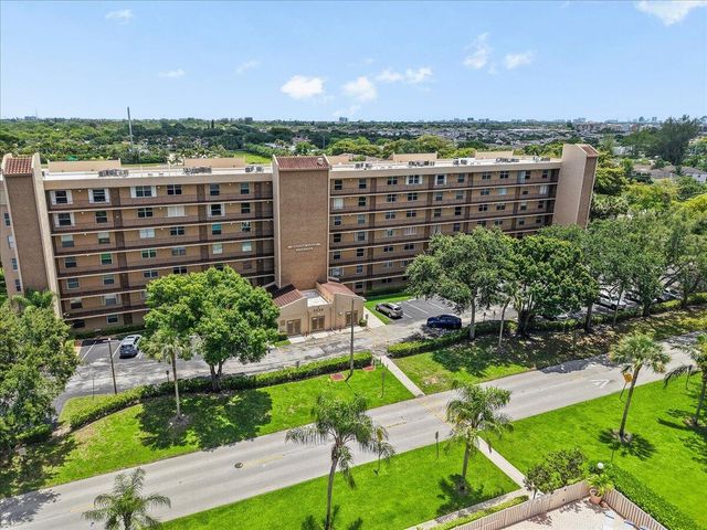 4550 NW 18th Avenue 406, Deerfield Beach, FL 33064