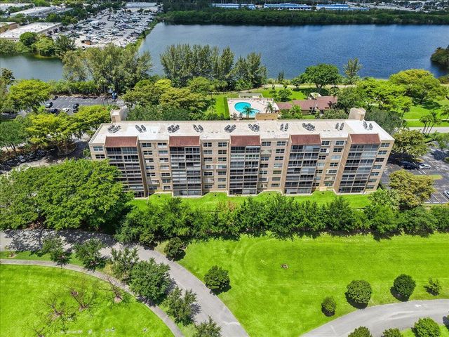 4550 NW 18th Avenue 406, Deerfield Beach, FL 33064