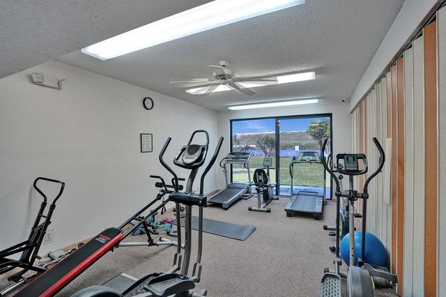 4550 NW 18th Avenue 406, Deerfield Beach, FL 33064