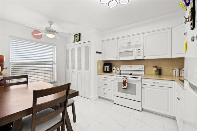 4550 NW 18th Avenue 406, Deerfield Beach, FL 33064