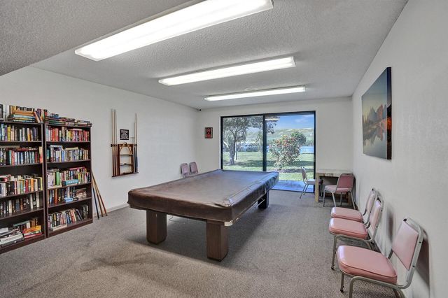 4550 NW 18th Avenue 406, Deerfield Beach, FL 33064