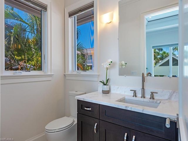 545 13th AVE S, Naples, FL 34102