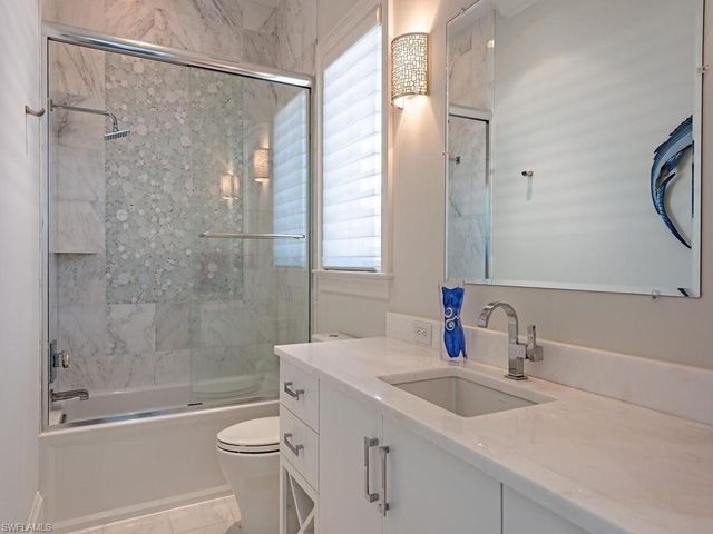 545 13th AVE S, Naples, FL 34102