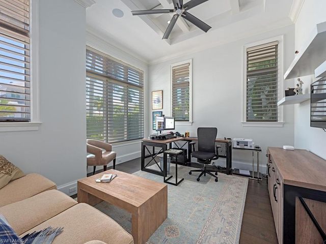 545 13th AVE S, Naples, FL 34102