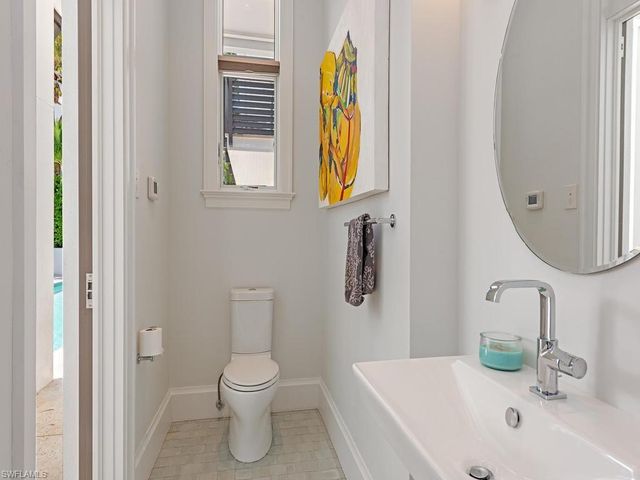 545 13th AVE S, Naples, FL 34102